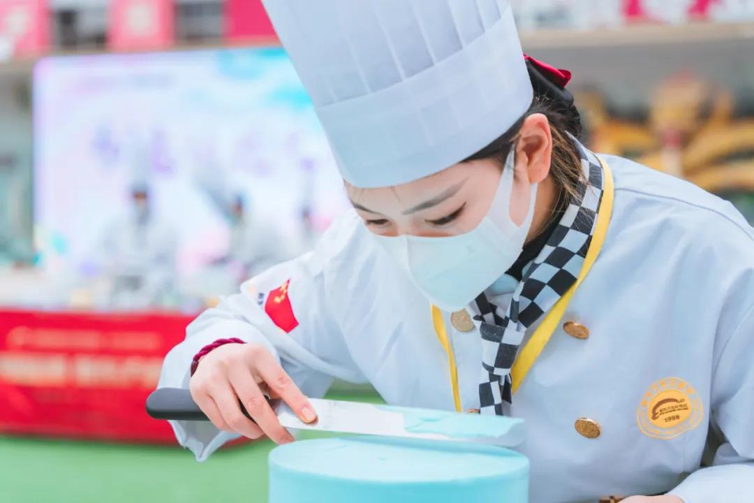 【職業(yè)教育】創(chuàng)造另一種可能，未畢業(yè)就能預(yù)定工作！