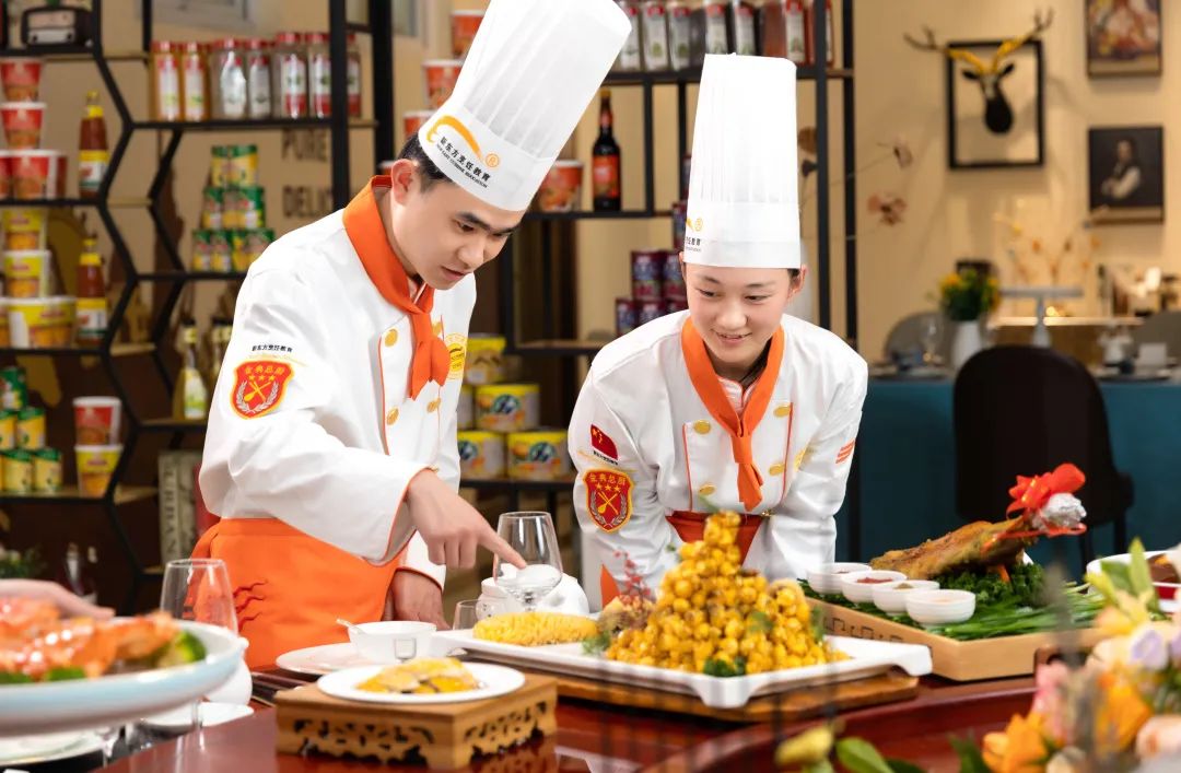都是學(xué)技術(shù)，那么學(xué)烹飪與其它相比有哪些呢？