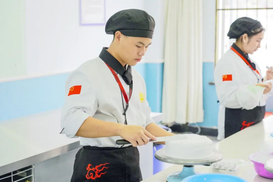 00后學什么技術(shù)好？汽修、廚師、計算機哪個好？526.png
