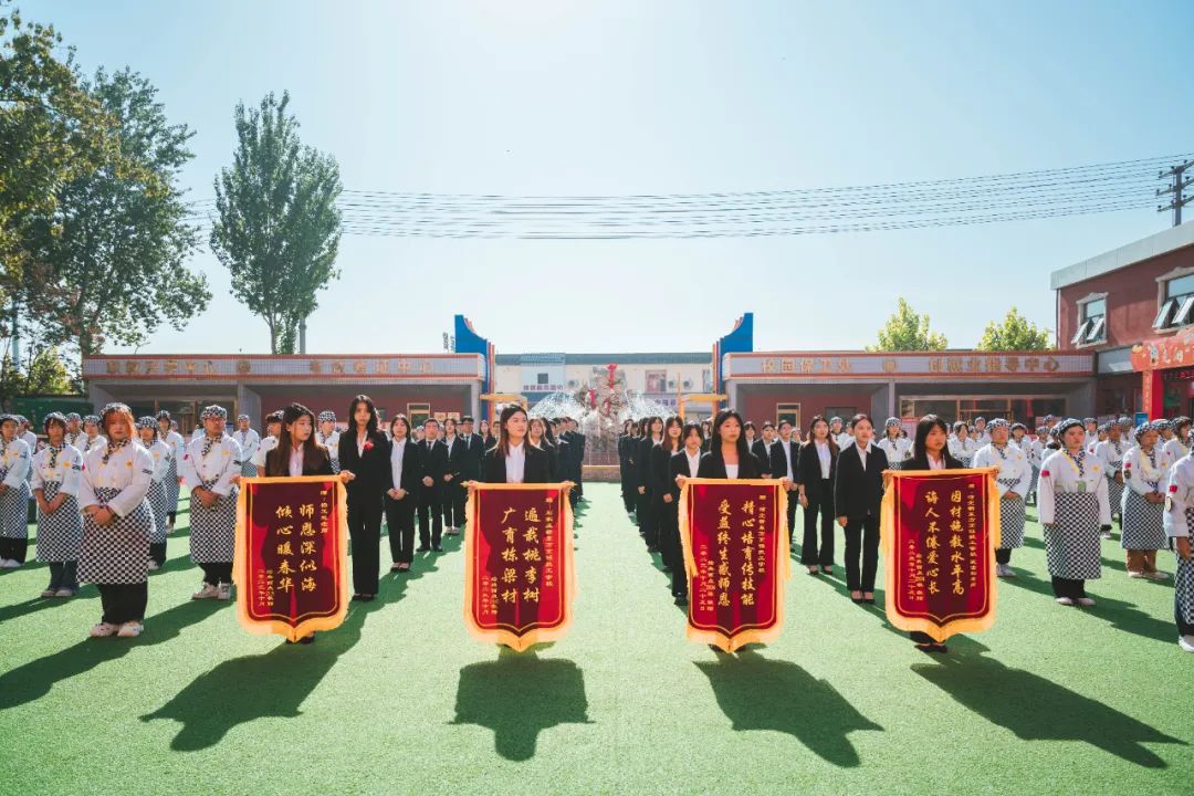 【畢業(yè)歡送會】鮮衣怒馬少年時，不負韶華行且知！