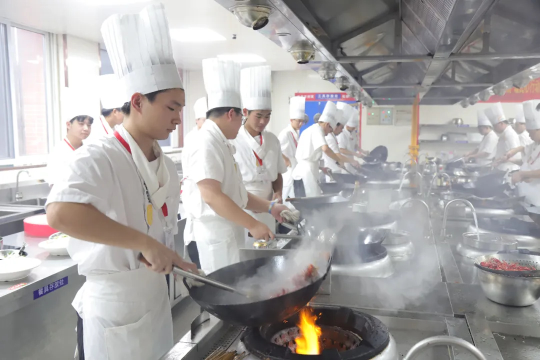 初中畢業(yè)學廚師怎么樣，好不好就業(yè)