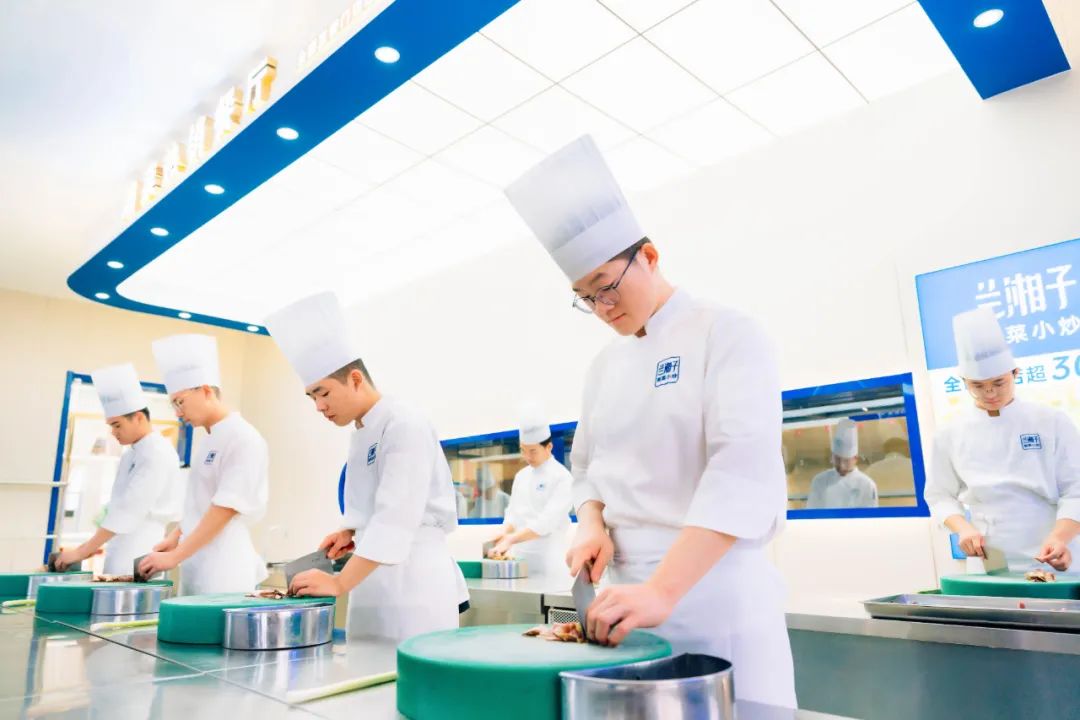 蘭湘子產(chǎn)教融合班，中餐烹飪教育與職場無縫對接的新篇章