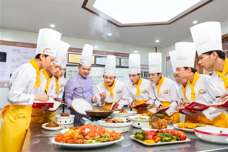 免費短視頻教程那么多，為什么偏偏要花錢學？