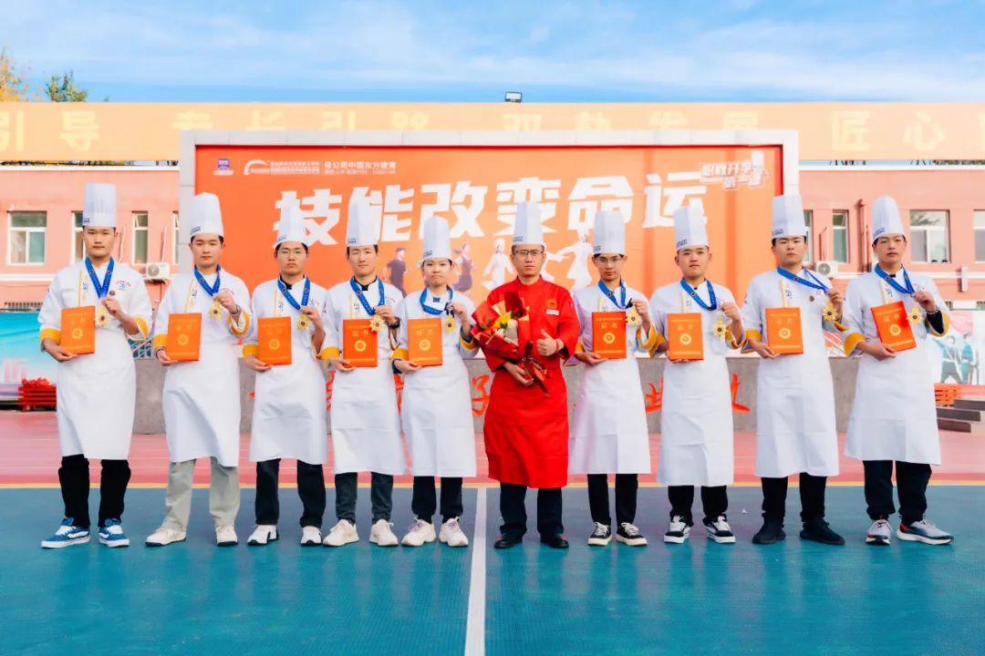 為什么聰明家庭已在中考前鎖定名額？別等啦！提前擇校優(yōu)勢大，亦可打破你的認知！