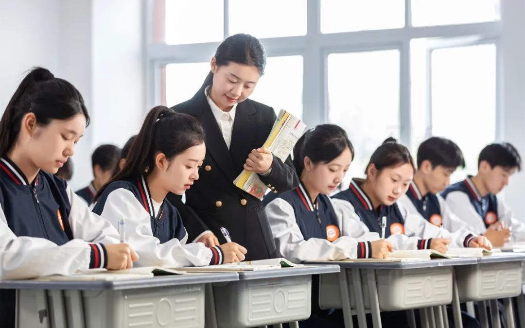 初三成績不好考不上高中？選河北新東方烹飪技工學(xué)校一樣上大學(xué)