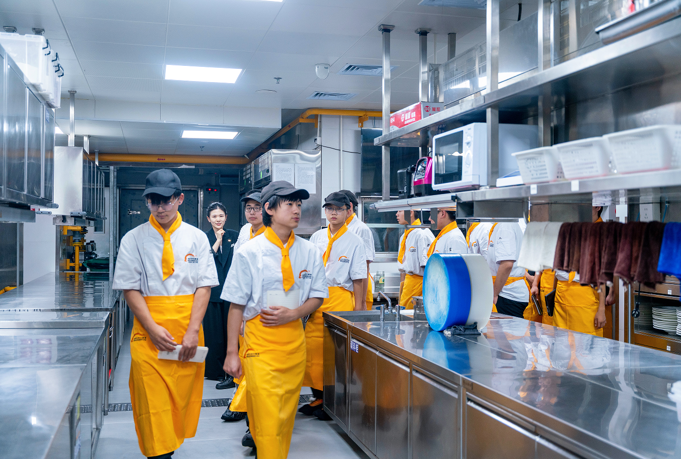 校企攜手育英才 | 河北新東方學子參觀西美福來喜酒店，共話職業(yè)發(fā)展！