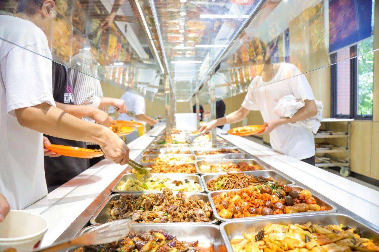 在河北新東方的一天！家長放心！學(xué)子開心！