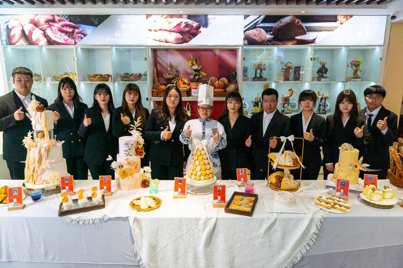 西點(diǎn)畢業(yè)作品展上新了，歡迎來(lái)到甜蜜的西點(diǎn)世界！