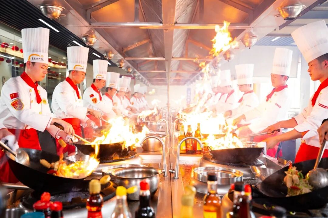 文化課成績(jī)不理想？換個(gè)賽道同樣發(fā)光！河北新東方2026春季預(yù)科班，用一技之長(zhǎng)開(kāi)啟更美好的未來(lái)