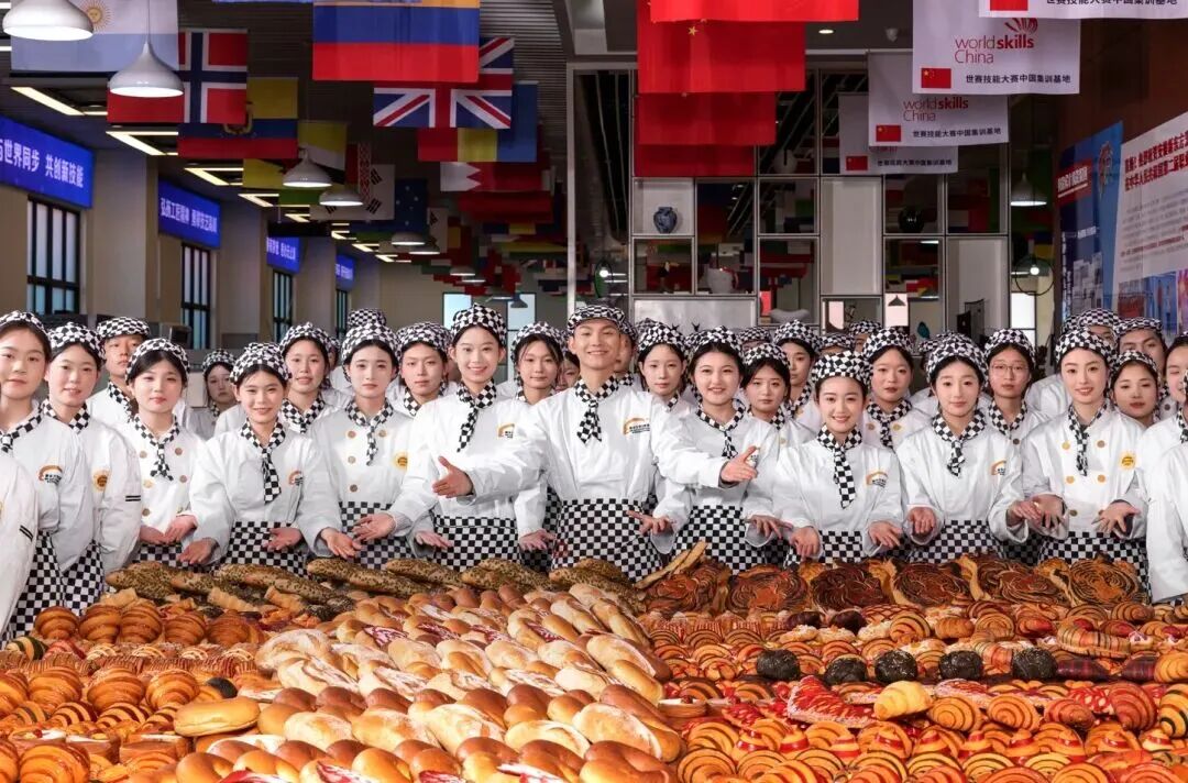 熱愛有成，樂在其中丨在河北新東方烹飪技工學(xué)校，做一名真正的“西點(diǎn)實(shí)力派”