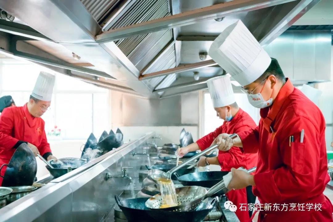 鑄技能之舟 揚(yáng)發(fā)展之帆丨教師技能大比武看河北新東方師者風(fēng)范！