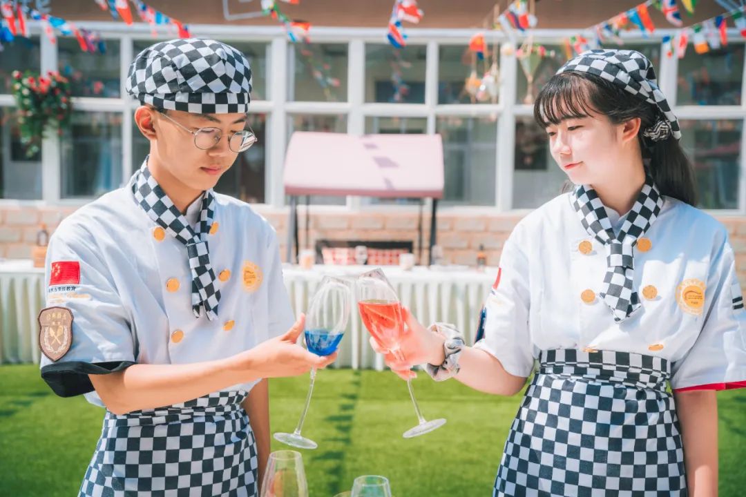初中畢業(yè)讀哪所職校？05后的我們，都選河北新東方